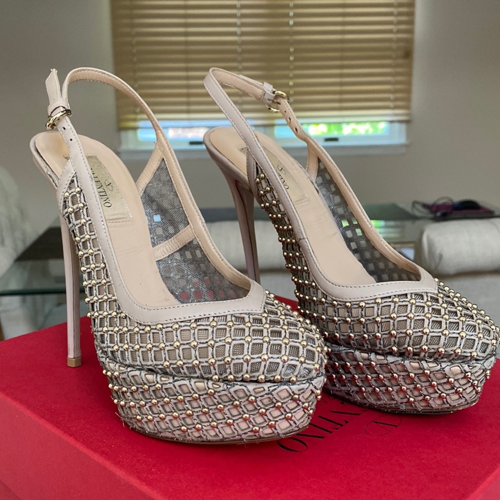Valentino crystal studded platform pump size 5 1/2